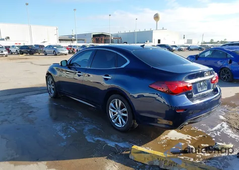 2018 Infiniti Q70 3.7X Luxe из США, поврежденный, VIN JN1BY1ARXJM220943